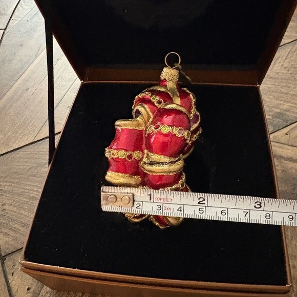 JAY STRONGWATER IN BOX JEWELED ORNAMENT CHRISTMAS HOLIDAY RED GREEN 2003 POLAND - Picture 8 of 11